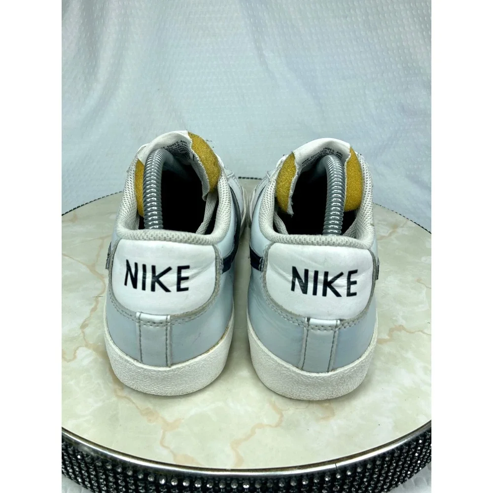 Nike Blazer Low 77 Vintage Leather Shoes Mens Sz 8.5 White Retro Sporty Sneakers